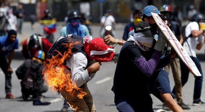 Confronto entre manifestantes e policiais é muito frequente na Venezuela

