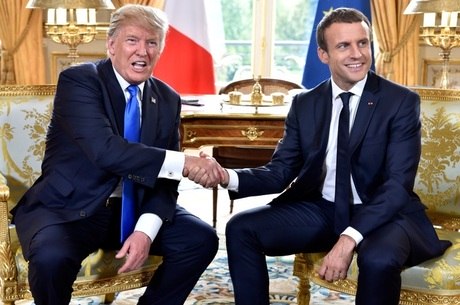 Resultado de imagem para A Bela e a Fera. O encontro de Macron com Trump