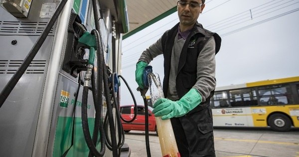 Golpe da 'bomba baixa' desvia gasolina do tanque e deixa consumidor com o prejuízo - Notícias ...