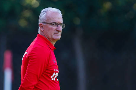 Dorival Junior só pensa nos três pontos contra o Cruzeiro
Dorival Junior só pensa nos três pontos contra o Cruzeiro