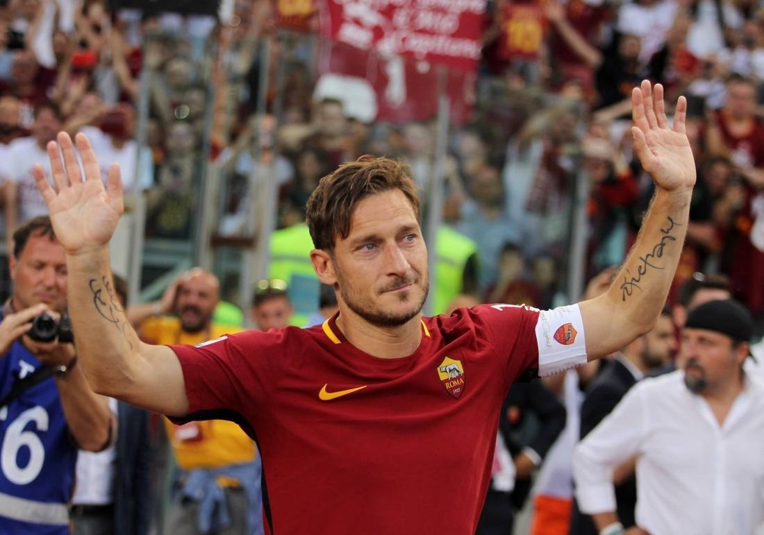 Totti acumulou 785 jogos e 307 gols pela Roma