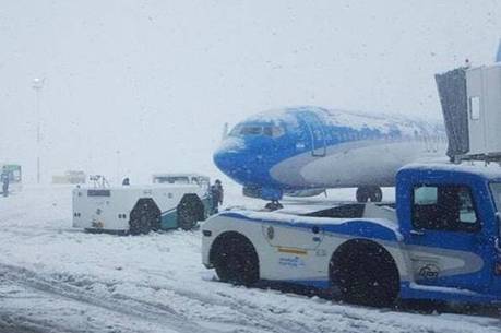 Neve impediu que voos saíssem de Bariloche Neve impediu que voos saíssem de Bariloche