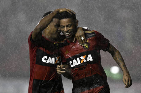 André marcou duas vezes pelo Sport contra Atlético-GO
