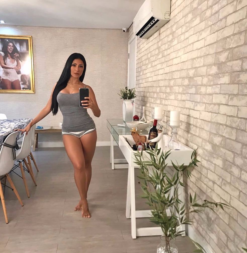 Simaria Chega Aos Seis Milhões De Seguidores E Posta Foto Sensual Para Comemorar Fotos R7 Beleza 3823