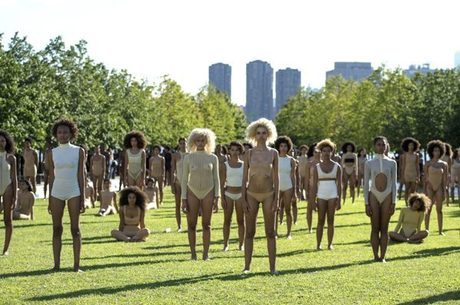 Nude   Looks em tons de pele trazem elegância e frescor para o Verão 2018