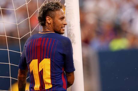 Neymar relembra tempos de Barcelona em festa de Davi Lucca
