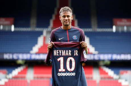Neymar e a camisa que vai tomar conta das ruas