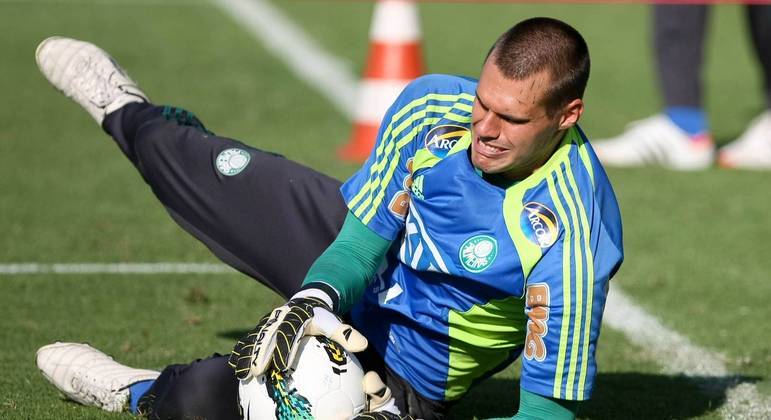 Deola defendeu o Palmeiras por muitos anos, mas nunca conseguiu se firmar Deola defendeu o Palmeiras por muitos anos, mas nunca conseguiu se firmar