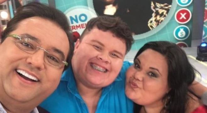 Tati e Jorge estrelam o Amor da Pesada, novo reality do Domingo Show