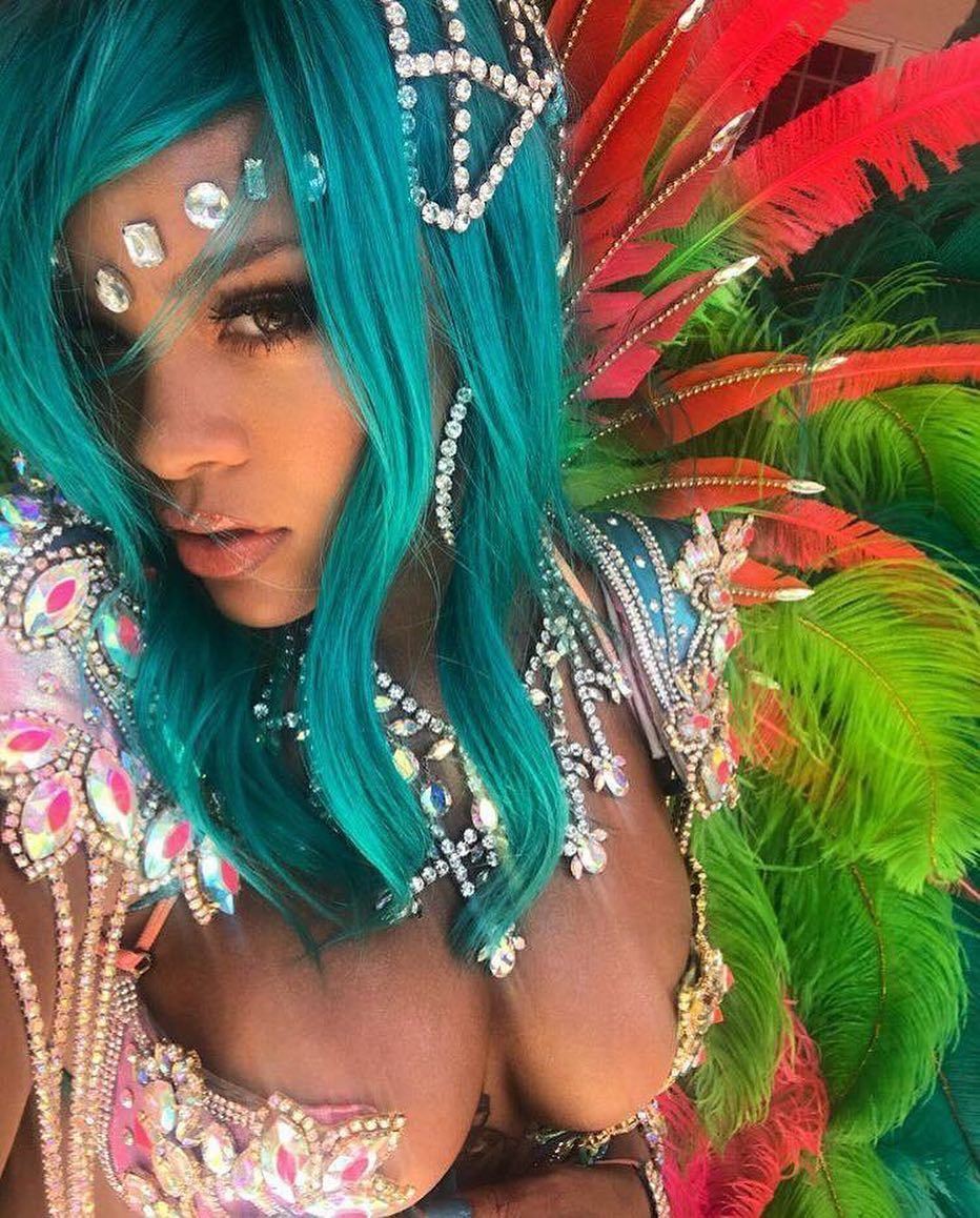 Rihanna Surge Sexy Em Carnaval De Barbados Fotos R7 Famosos E Tv