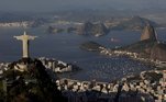 O Rio de Janeiro, por sua vez, segue dono do metro quadrado
mais caro do Brasil mesmo com a queda de 2,86% no valor ao longo dos oito
primeiros meses de 2017. A baixa levou o espaço mínimo de terra na cidade a R$
9.975 e um apê de 50m² na “Cidade Maravilhosa” passou a custar cerca de R$ 498
mil