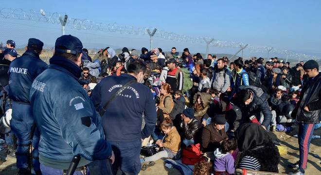 No auge da crise, vilarejo na Grécia com infraestrutura para atender 150 pessoas passou a abrigar 14 mil refugiados No auge da crise, vilarejo na Grécia com infraestrutura para atender 150 pessoas passou a abrigar 14 mil refugiados
