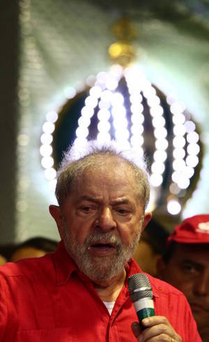 Lula discursou na quadra da Império Serrano, escola de samba historicamente ligada a movimentos de esquerda