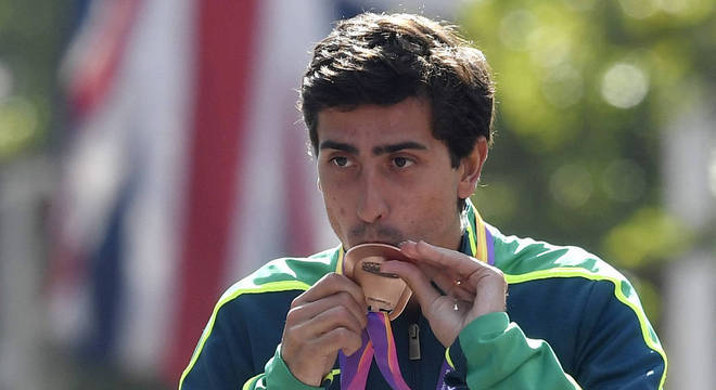 Caio Bonfim ficou com a medalha de bronze na marcha atlética
