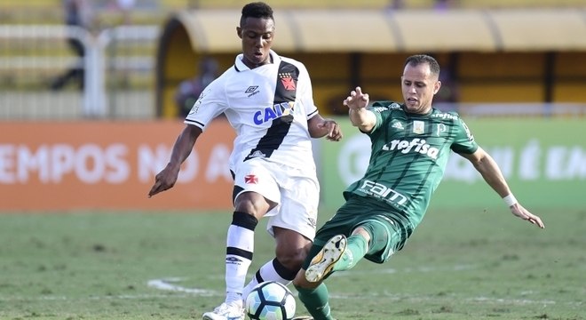 Guerra marcou o gol do Palmeiras contra Vasco, no Rio de Janeiro
