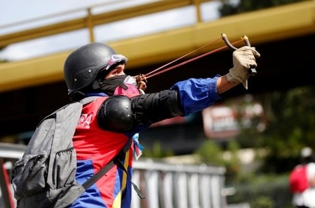 Venezuelanos estão convivendo com uma crise política há meses
