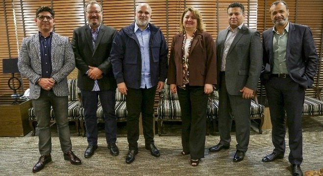 Na foto, o superintendente institucional da Record TV, André Dias; o diretor de eventos especiais e coprodução, Hiran Silveira; o CEO Marcus Vinícius; a presidente da Ancine, Débora Ivanov; o vice-presidente administrativo, Marcelo Cardoso; e o vice-presidente artístico, Marcelo Silva