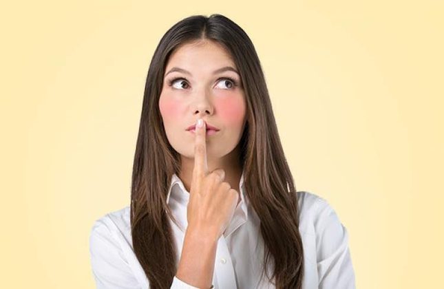 A colonoscopia não é um procedimento doloroso nem
constrangedor, segundo a oncologista. Isso é mito. O procedimento dura de 15 a 30 minutos e o paciente é sedado para evitar
qualquer desconforto. No entanto, o preparo intestinal antes do exame, com uso de laxantes, pode
incomodar A colonoscopia não é um procedimento doloroso nem
constrangedor, segundo a oncologista. Isso é mito. O procedimento dura de 15 a 30 minutos e o paciente é sedado para evitar
qualquer desconforto. No entanto, o preparo intestinal antes do exame, com uso de laxantes, pode
incomodar