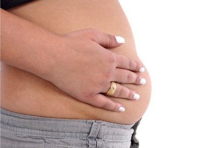 Lacuna entre os msculos abdominais de um a dois dedos depois da gravidez  considerado normal
