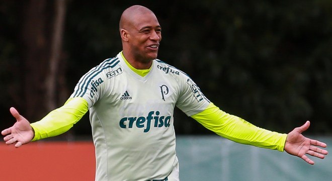 Médico do Palmeiras descarta aposentadoria de Jailson