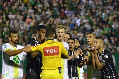 Vitória contra a Chape fez Corinthians se aproximar cada vez mais do título
