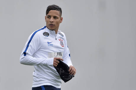Guilherme Arana não jogou contra o Racing Guilherme Arana não jogou contra o Racing