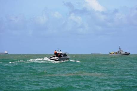 Operação de buscas da Marinha foram retomadas Operação de buscas da Marinha foram retomadas