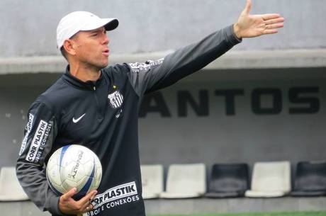 Kleiton Lima comanda Santos B na Copa Paulista