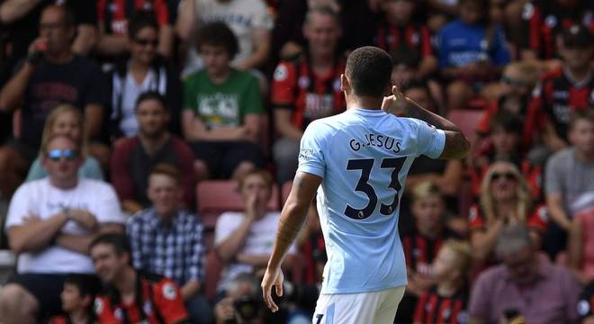 Gabriel Jesus marcou o primeiro gol do City no duelo deste sábado (26)