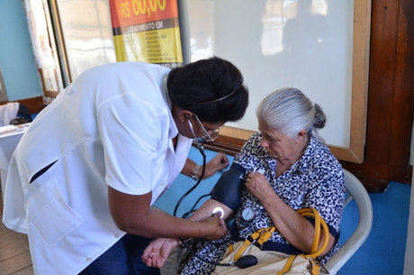 O projeto inclui atendimento e orientação médica