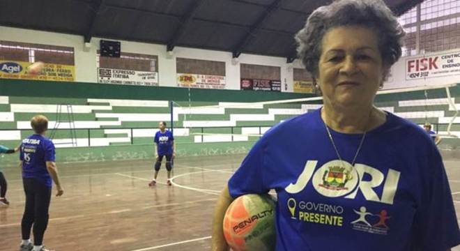 Como O Volei Adaptado Mudou A Vida De Mulheres Na Terceira Idade Voleibol Sempre