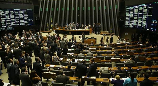 Câmara deve votar juros do BNDES e restrições para as Eleições 2018