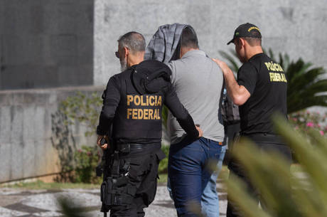 São 120 mandados de prisão preventiva São 120 mandados de prisão preventiva