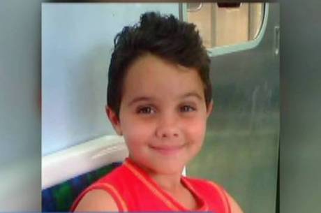 Renan foi baleado no carro do pai neste domingo (3)