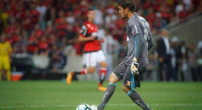 Goleiro Thiago foi titular e falhou no gol do uruguaio Arrascaeta
