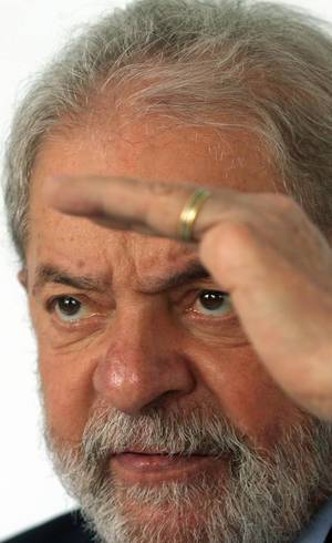 Defesa quer absolvição de Lula