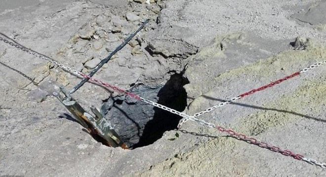 Região da cratera estava interditada por ter areia movediça e forte emissão de gases tóxicos
