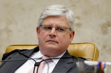 Janot deixa a chefia da PGR após quatro anos no cargo Janot deixa a chefia da PGR após quatro anos no cargo
