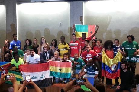 Capitães e organizadores da 4ª Copa dos Refugiados Capitães e organizadores da 4ª Copa dos Refugiados