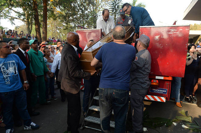 O enterro do corpo do jornalista foi realizado neste domingo (17) no Cemitério de Congonhas 