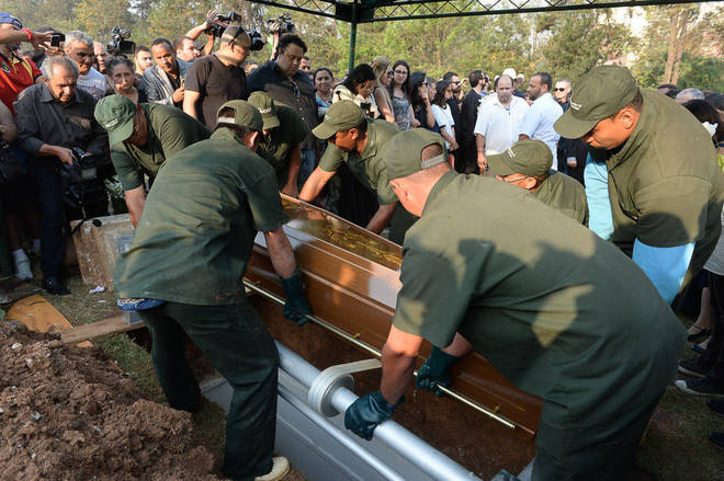 Marcelo Rezende foi sepultado neste domingo (17) no Cemitério de Congonhas, em São Paulo 