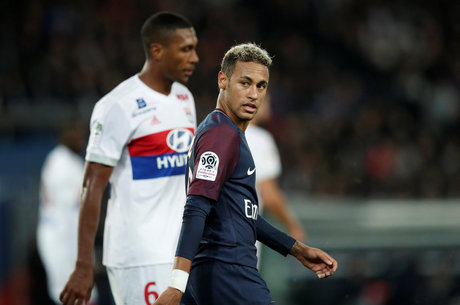 Neymar se desentendeu com seu parceiro de ataque