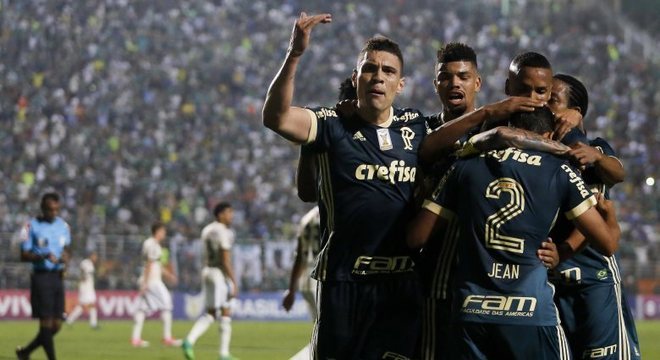 Palmeiras vence no Pacaembu e mantém escalada no Brasileirão