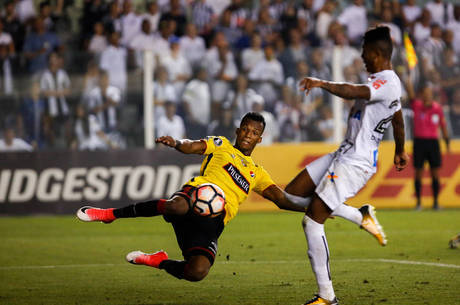 Bruno Henrique foi expulso no fim da derrota na Vila Bruno Henrique foi expulso no fim da derrota na Vila