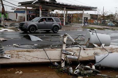 Destruição provocada pelo furacão Maria em Guayama, Porto Rico Destruição provocada pelo furacão Maria em Guayama, Porto Rico