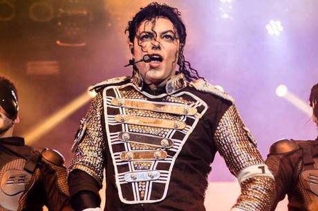 Rodrigo Teaser em show tributo a Michael Jackson