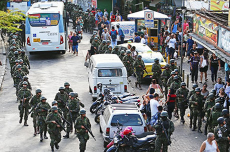 Ao todo, 950 homens do Exército, da Marinha e da Aeronáutica estão mobilizados na Rocinha