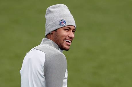 Neymar durante treino no Paris Saint-Germain