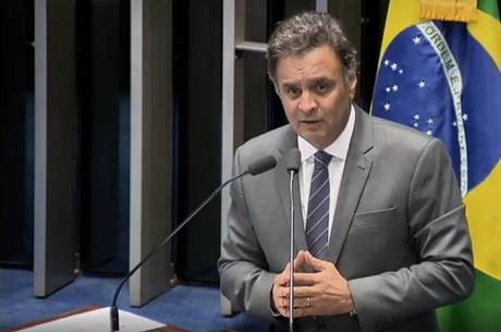 Primo de Aécio Neves viola a lei duas vezes