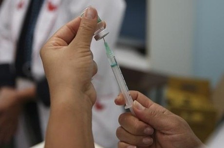 Vacina contra a febre amarela deve ser tomada a partir dos 9 meses